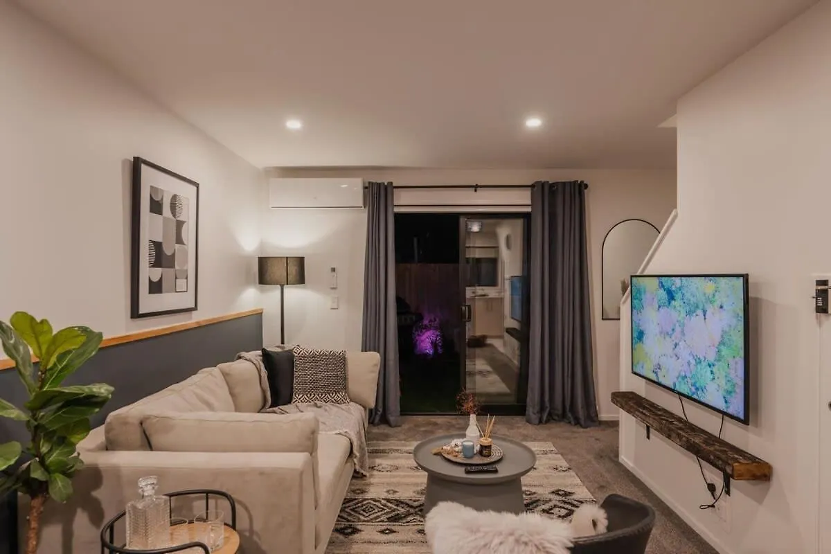 High Roller Luxury Casino Suite & Hot Tub كريستتشيرش بيت للعطل